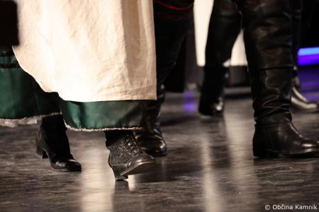 Ples in glasba izpod kamniških planin v izvedbi Folklorne skupine Kamnik in njihovih prijateljev  (30)